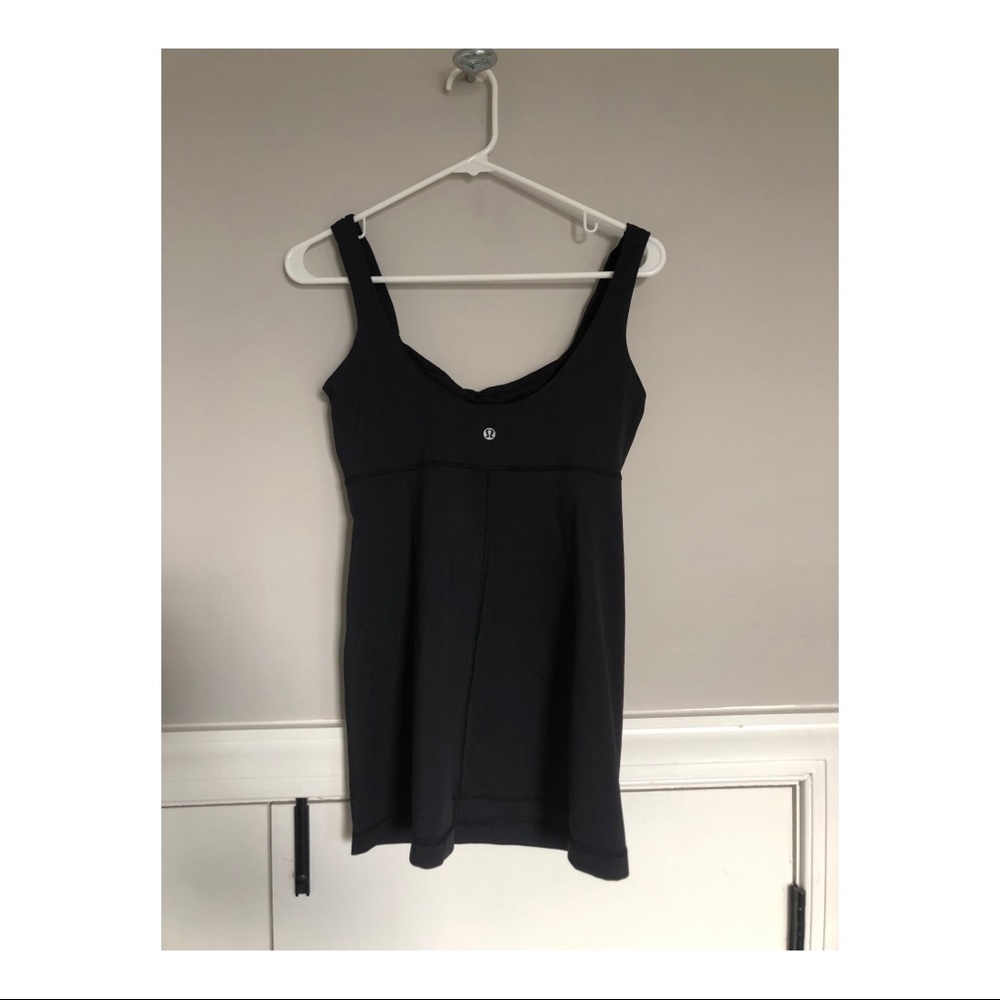 black lulu workout tank top!